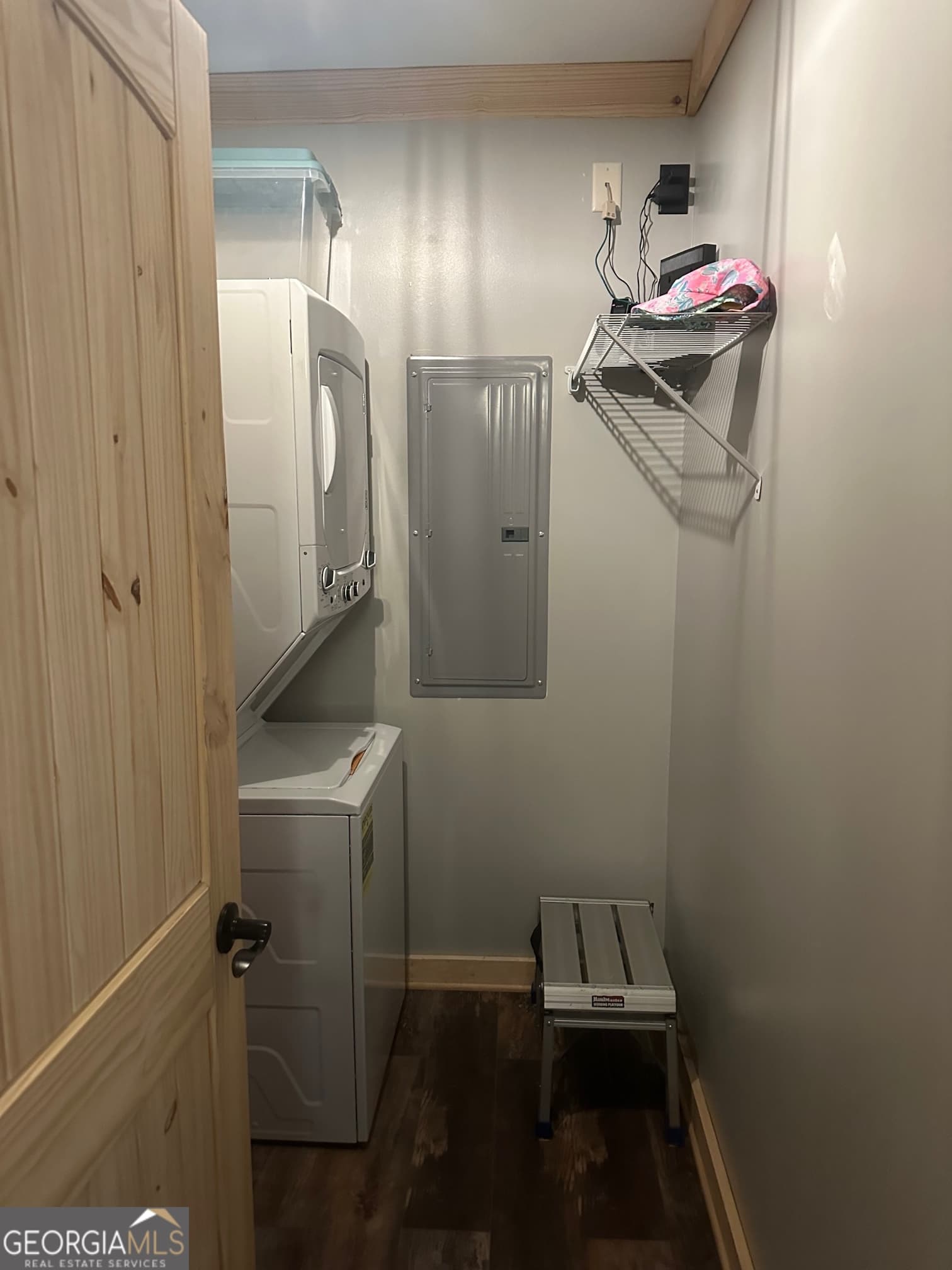 1 bedroom, 1 bathroom, 888 sq ft cabin,single family residence for sale at 47 CRIPPLE CREEK Lane, Tiger, GA 30576 — photo 8