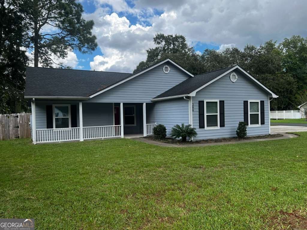 4 bedroom, 2 bathroom, 1,617 sq ft single family residence for rent at 200 Chestnut Court, Kingsland, GA 31548 for $2,275 a month