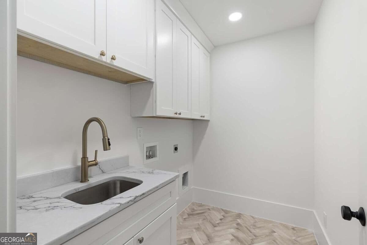 6 bedroom, 6.5 bathroom, 4,992 sq ft single family residence for sale at 3778 Wynn Walk, Brookhaven, GA 30341 — photo 8