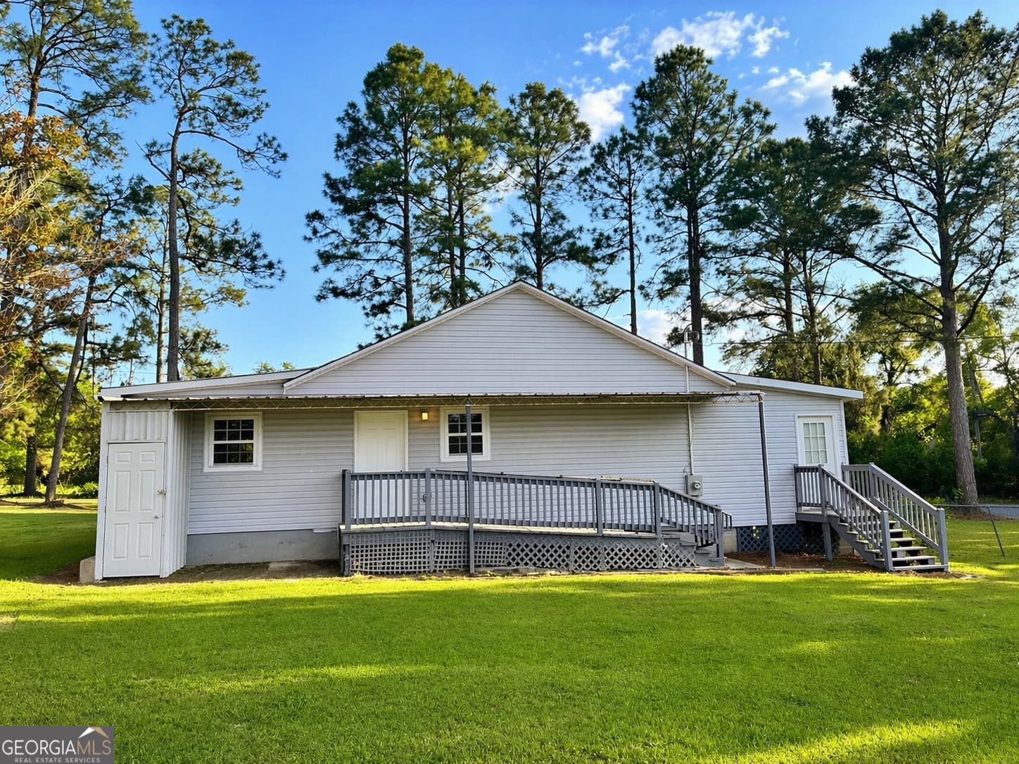 3 bedroom, 1.5 bathroom, 2,120 sq ft single family residence for sale at 21 6th Avenue, Rochelle, GA 31079 — photo 3