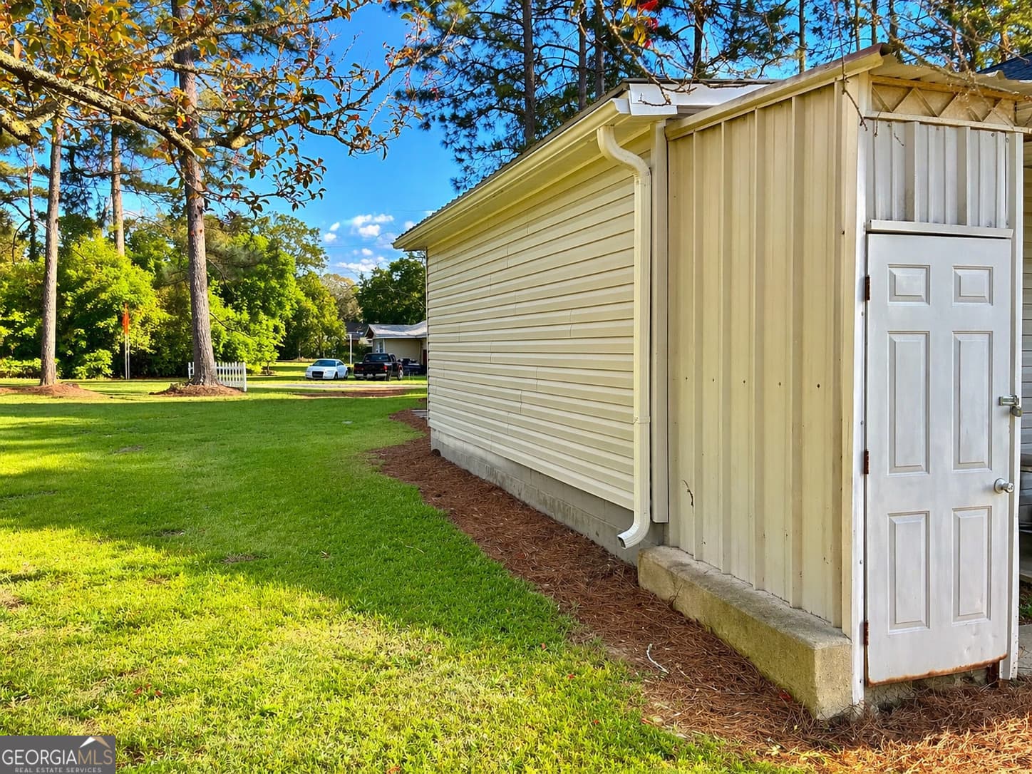 3 bedroom, 1.5 bathroom, 2,120 sq ft single family residence for sale at 21 6th Avenue, Rochelle, GA 31079 — photo 5