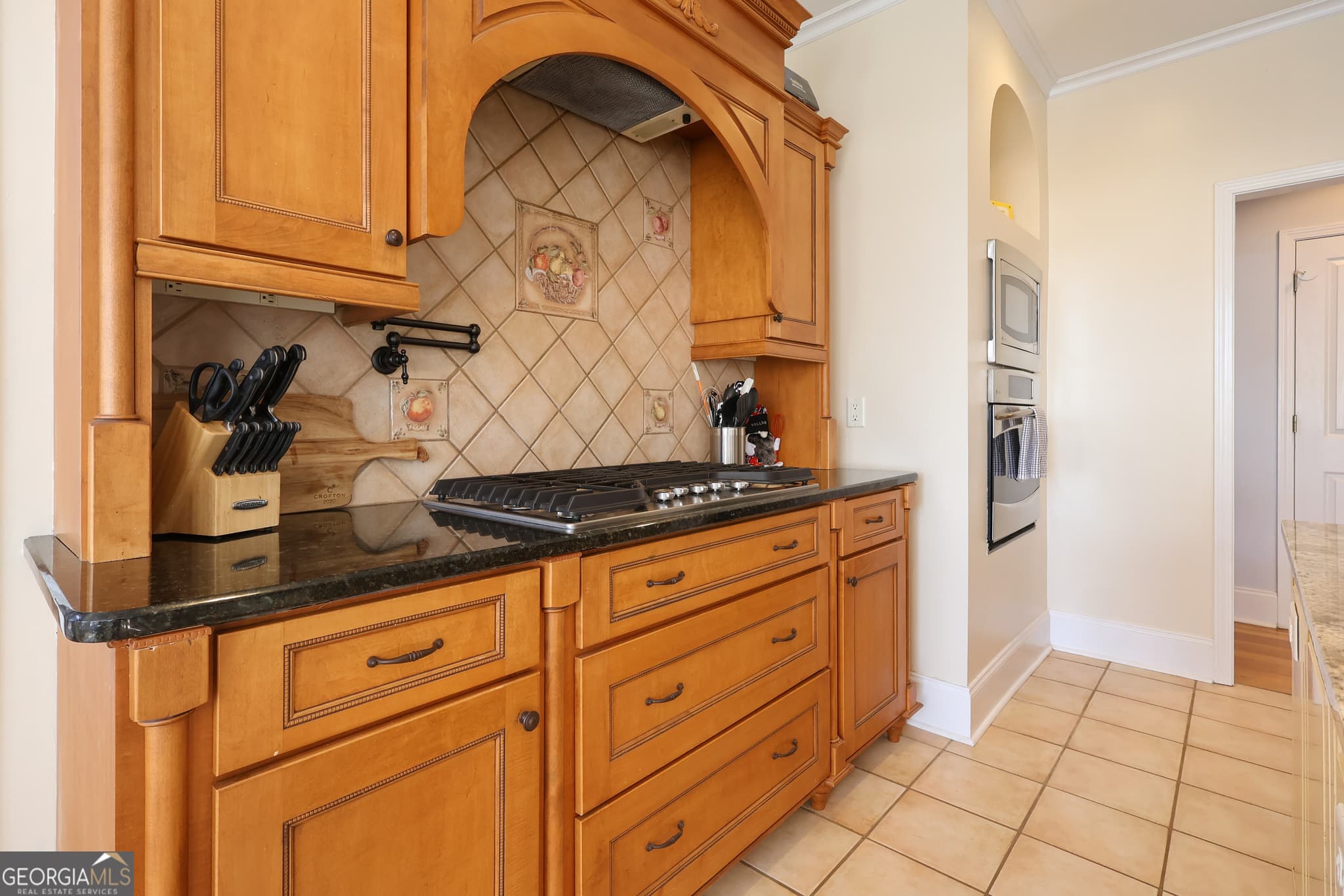 6 bedroom, 3.5 bathroom, 3,639 sq ft single family residence for sale at 333 Royal Crest Circle, Kathleen, GA 31047 — photo 6