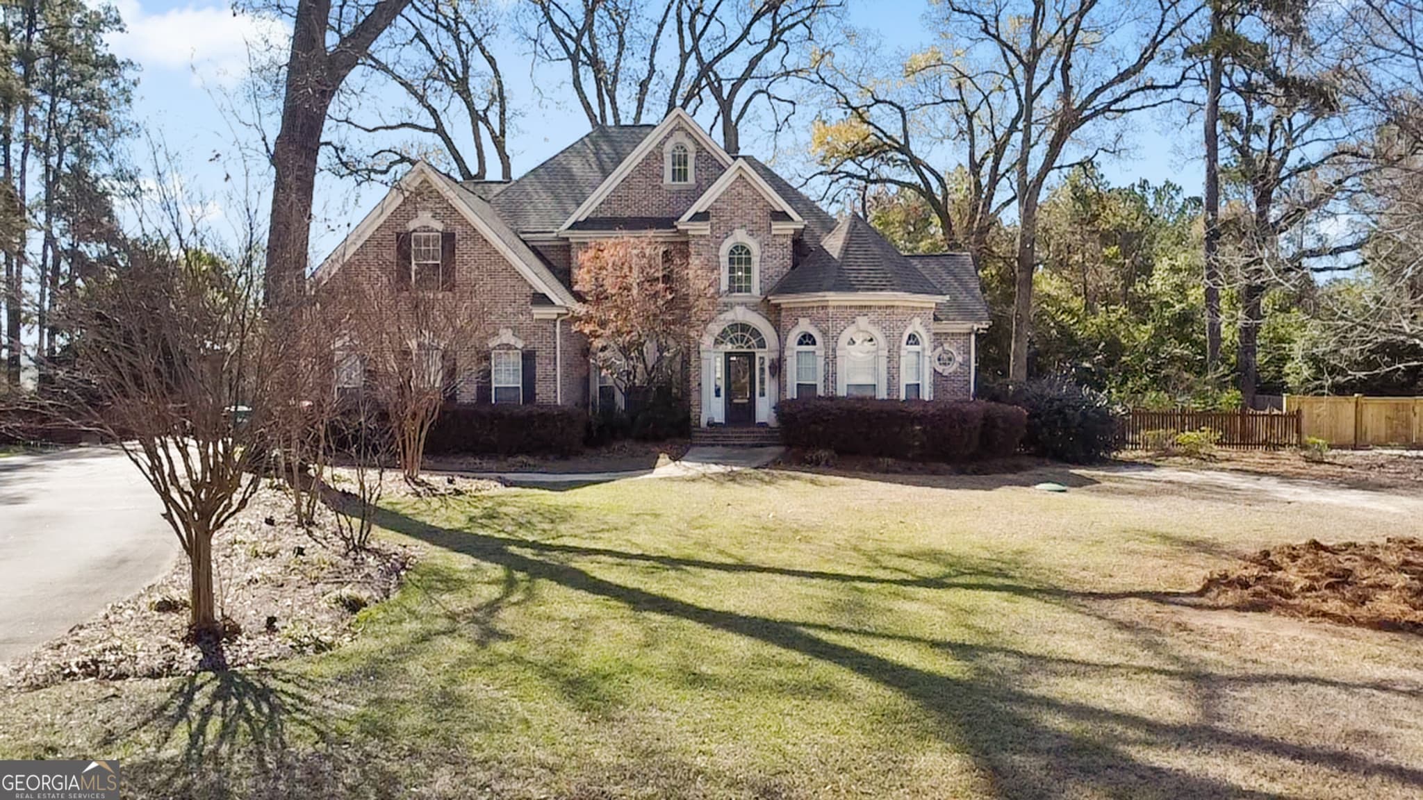 6 bedroom, 3.5 bathroom, 3,639 sq ft single family residence for sale at 333 Royal Crest Circle, Kathleen, GA 31047