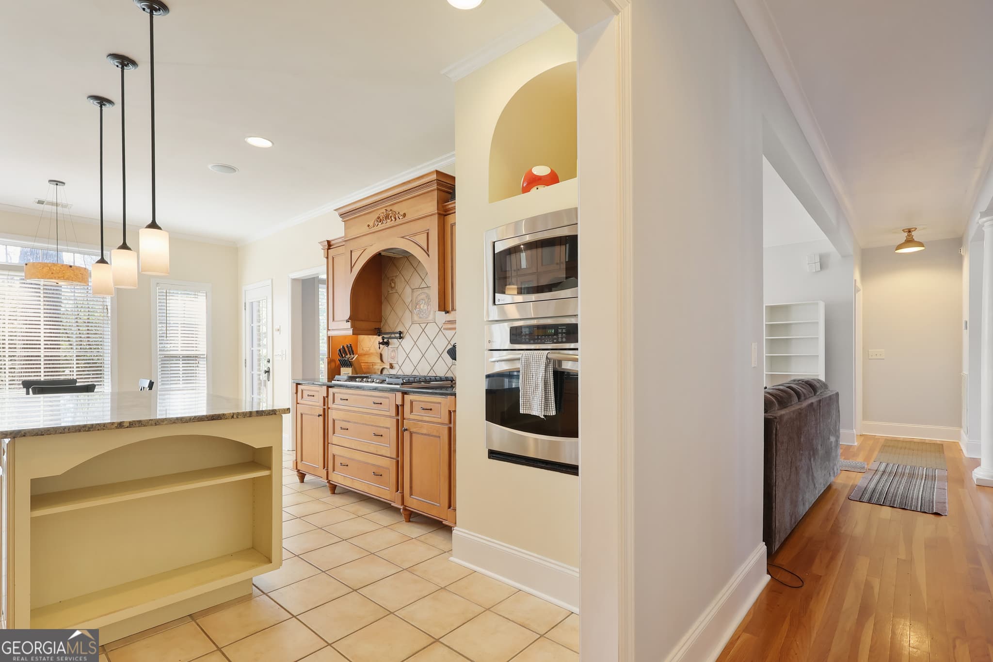 6 bedroom, 3.5 bathroom, 3,639 sq ft single family residence for sale at 333 Royal Crest Circle, Kathleen, GA 31047 — photo 5
