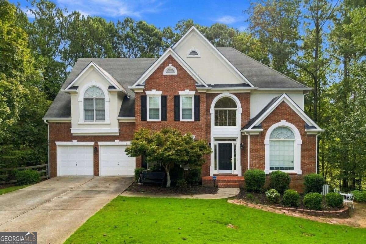 5 bedroom, 3.5 bathroom, 3,075 sq ft single family residence for sale at 115 Redleaf Court, Alpharetta, GA 30005 — photo 2
