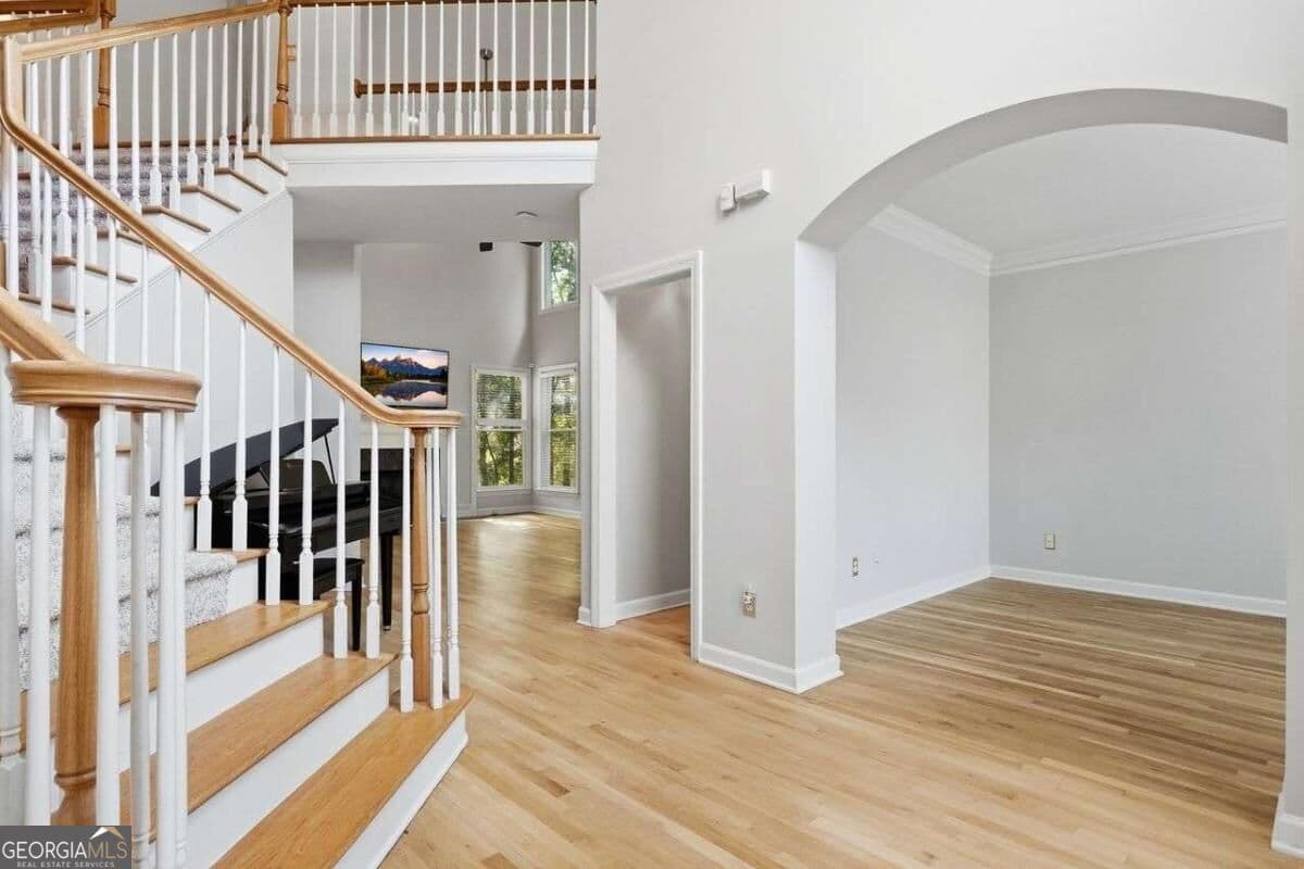 5 bedroom, 3.5 bathroom, 3,075 sq ft single family residence for sale at 115 Redleaf Court, Alpharetta, GA 30005 — photo 6