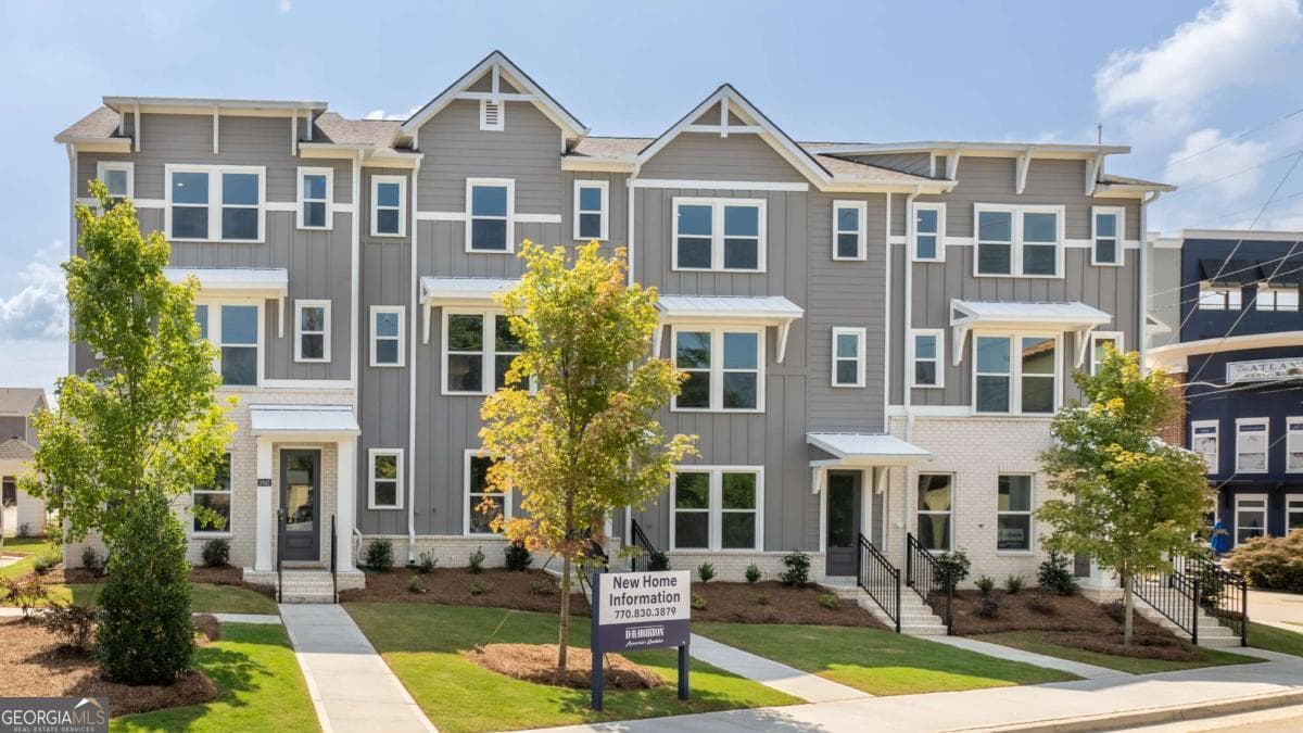 4 bedroom, 3.5 bathroom, 1,798 sq ft townhouse for sale at 316 Laurel Lane, Hapeville, GA 30354