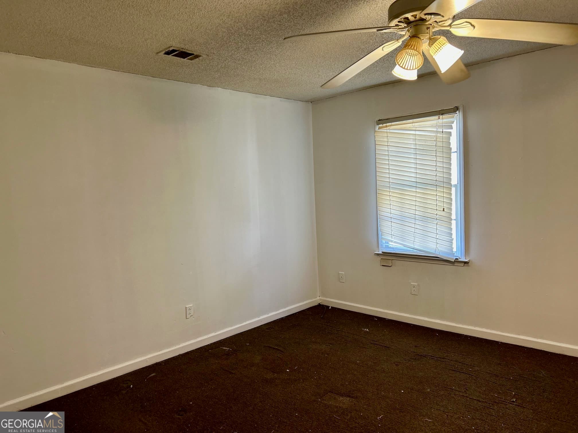 2 bedroom, 2.5 bathroom, 1,166 sq ft townhouse for sale at 7978 Woodlake Drive, Riverdale, GA 30274 — photo 4