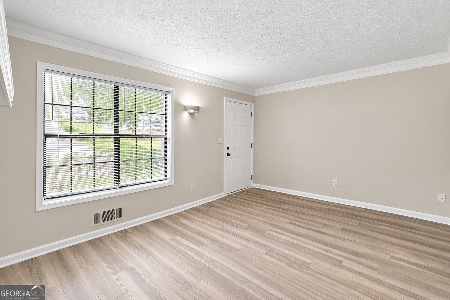 3 bedroom, 2.5 bathroom, 1,600 sq ft townhouse for rent at 3063 Destin Circle, Snellville, GA 30078 for $1,950 a month — photo 6