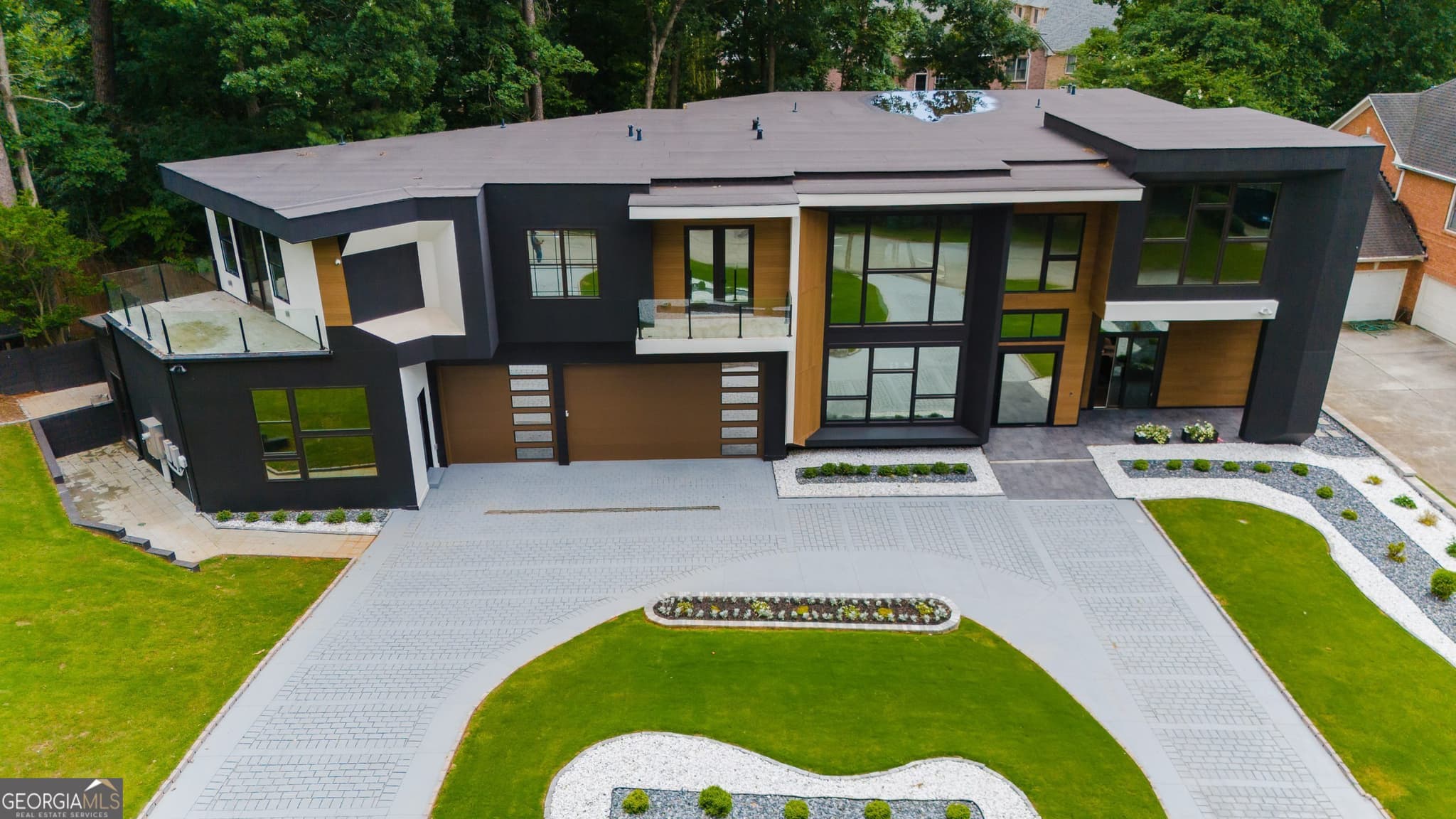 7 bedroom, 7 bathroom, 6,800 sq ft single family residence for sale at 2401 NE Greenglade Road, Atlanta, GA 30345 — photo 3