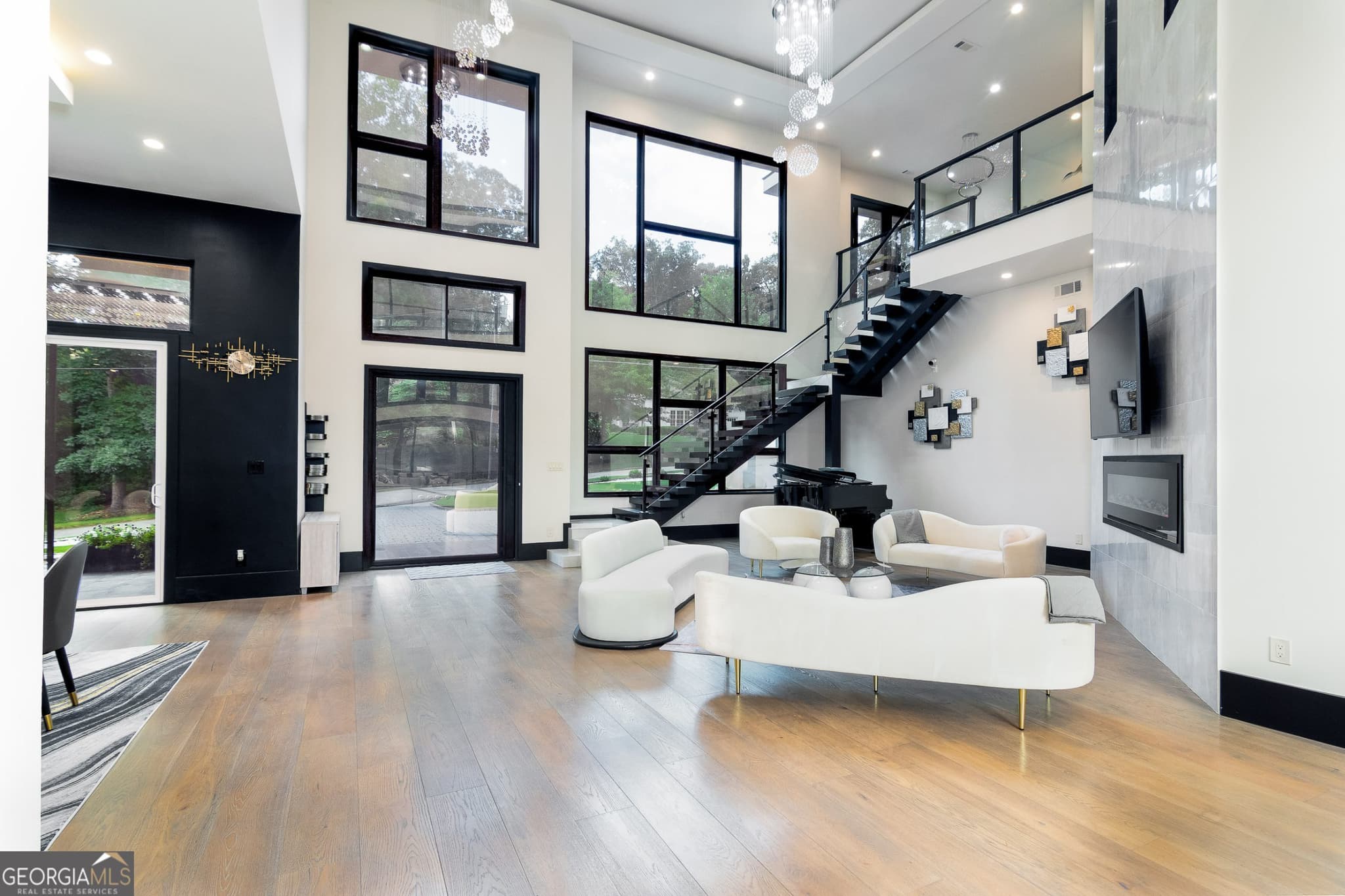 7 bedroom, 7 bathroom, 6,800 sq ft single family residence for sale at 2401 NE Greenglade Road, Atlanta, GA 30345 — photo 8