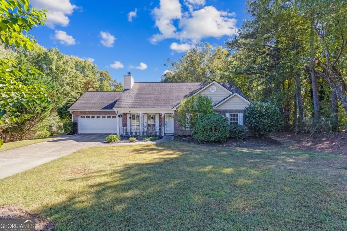 3 bedroom, 2 bathroom, 1,492 sq ft single family residence for sale at 415 Waverly Point Drive, Grayson, GA 30017 — photo 2