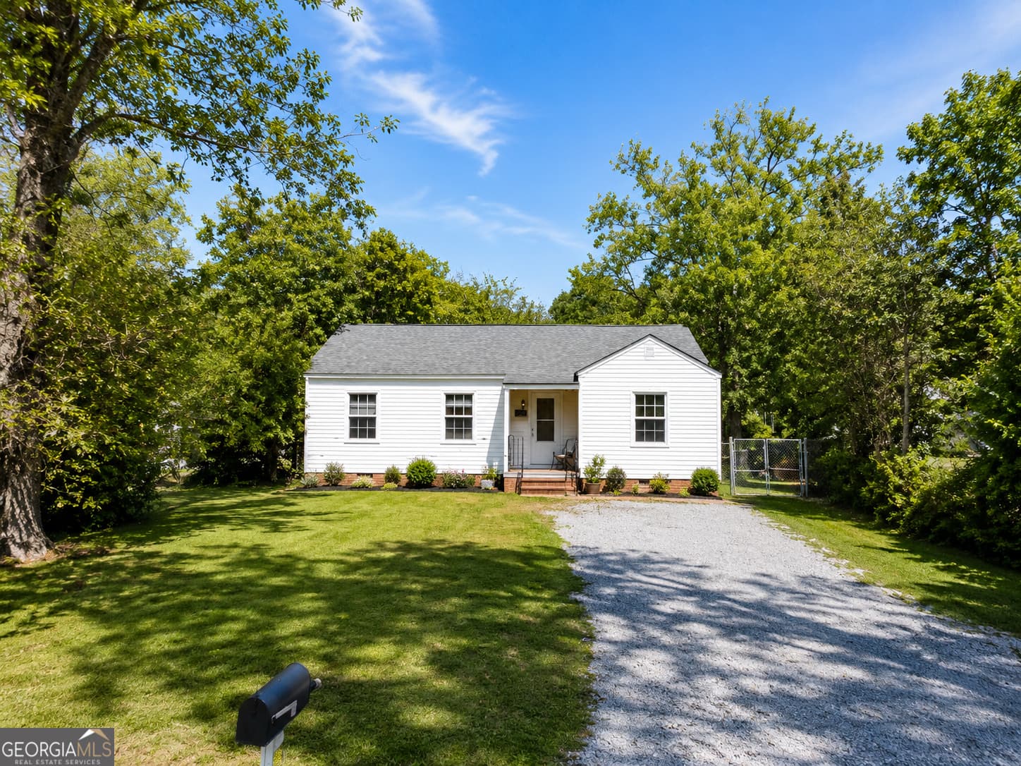 3 bedroom, 1 bathroom, 1,176 sq ft single family residence sold at 1237 Dewey Street, Macon, GA 31206
