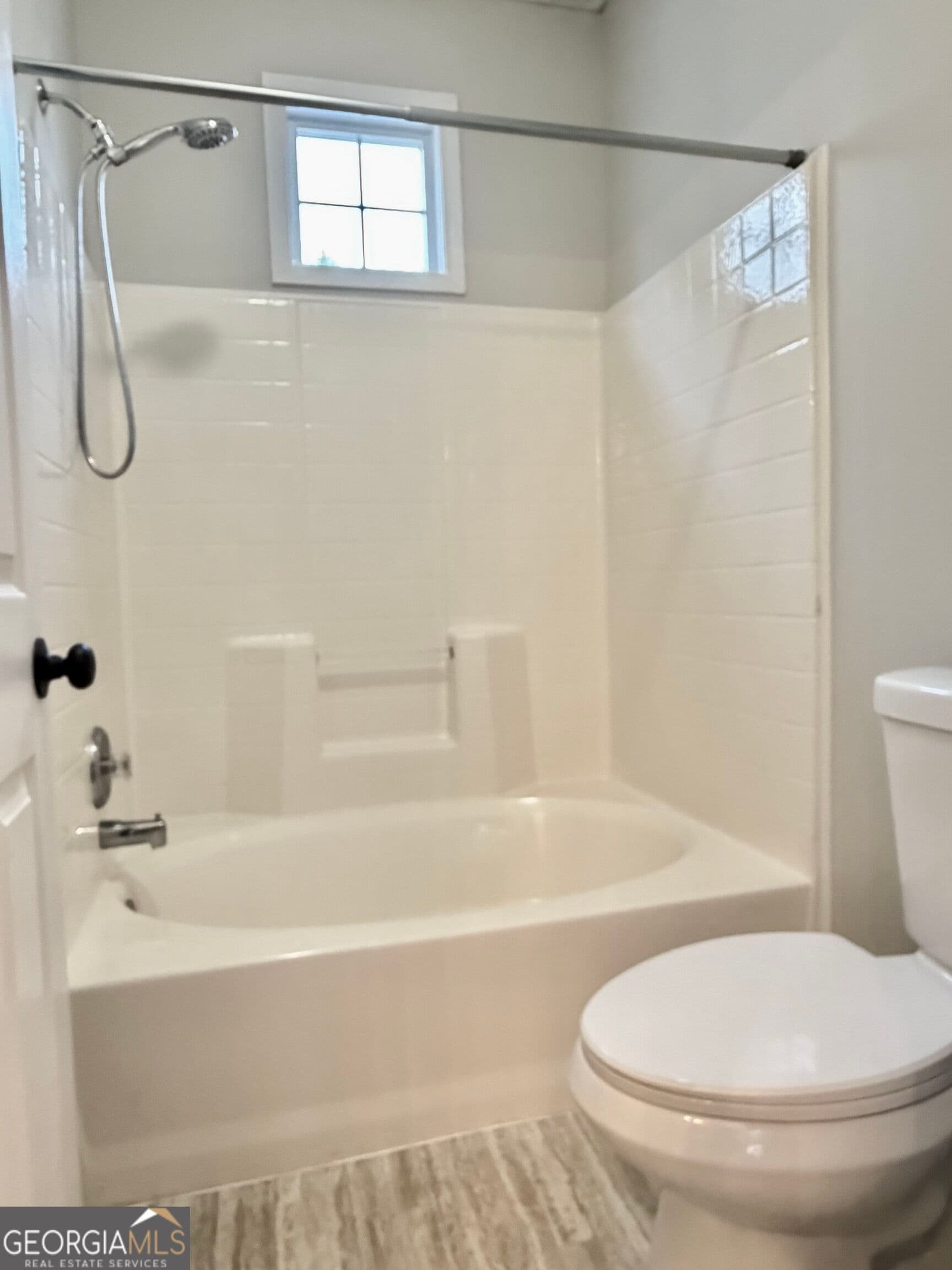 2 bedroom, 2 bathroom, 996 sq ft single family residence for sale at 305 WINDCROFT Circle, Acworth, GA 30101 — photo 9