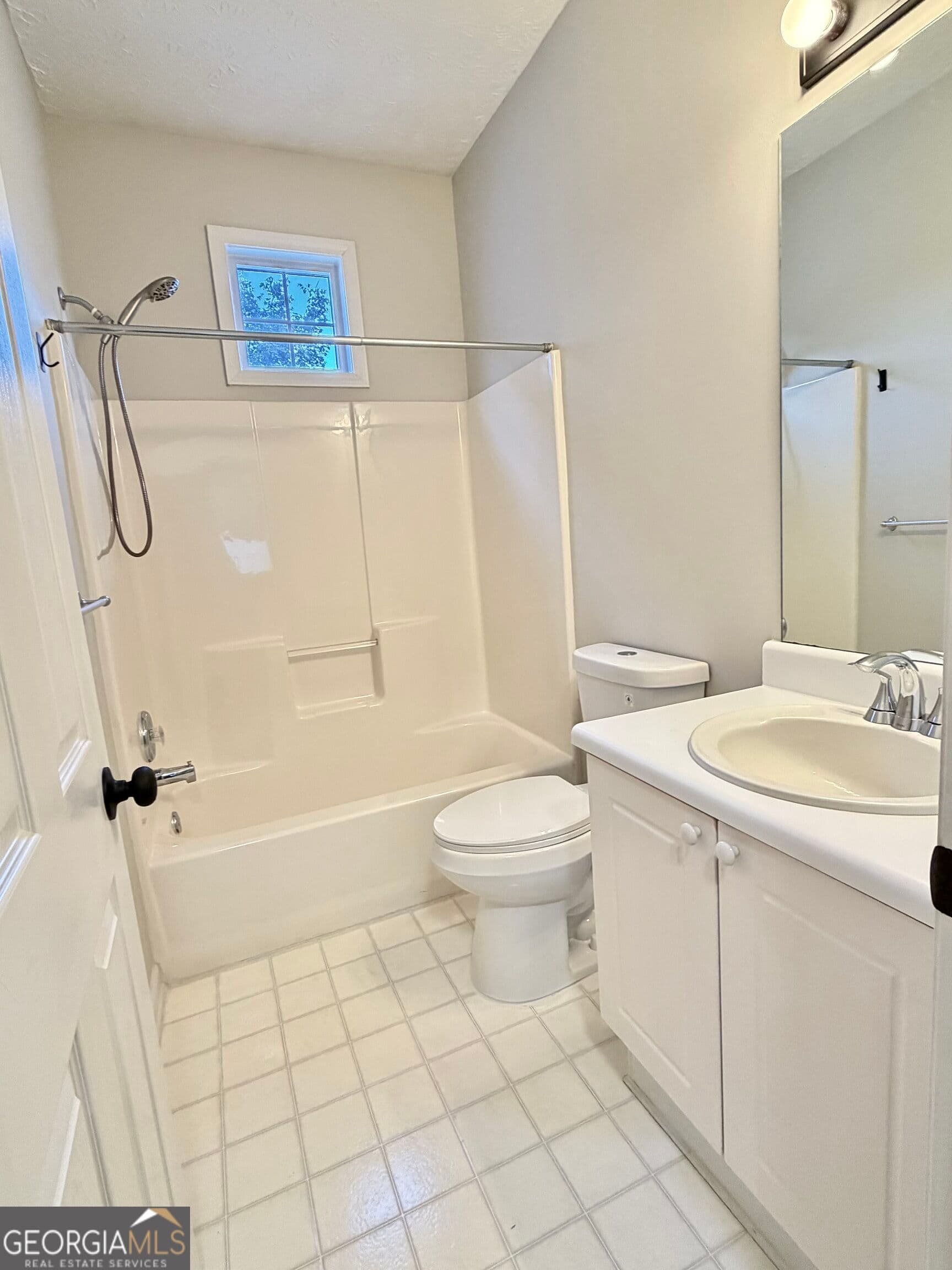 2 bedroom, 2 bathroom, 996 sq ft single family residence for sale at 305 WINDCROFT Circle, Acworth, GA 30101 — photo 10
