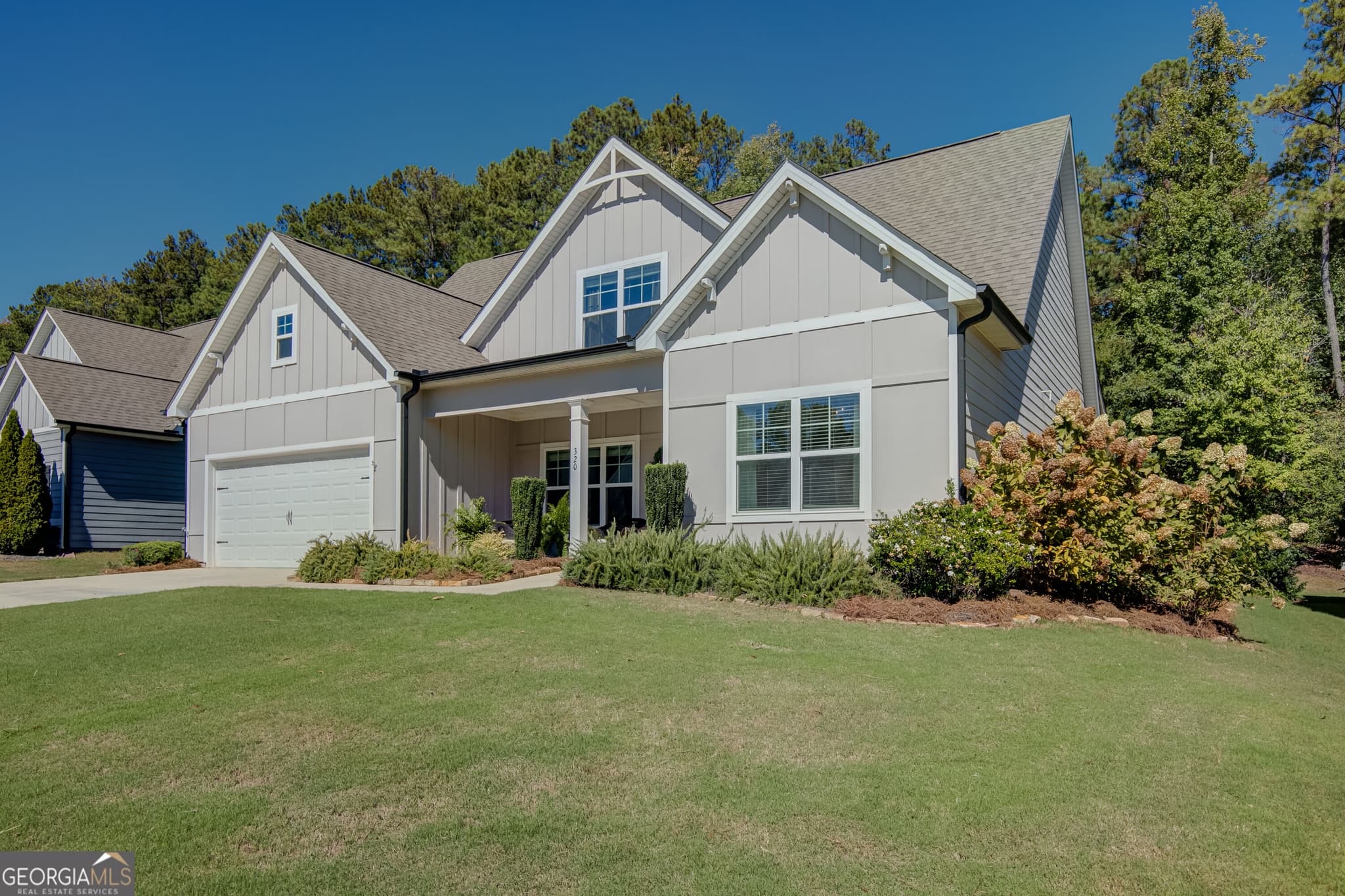 4 bedroom, 3 bathroom, 2,666 sq ft single family residence for sale at 320 South Ridge, Senoia, GA 30276 — photo 2