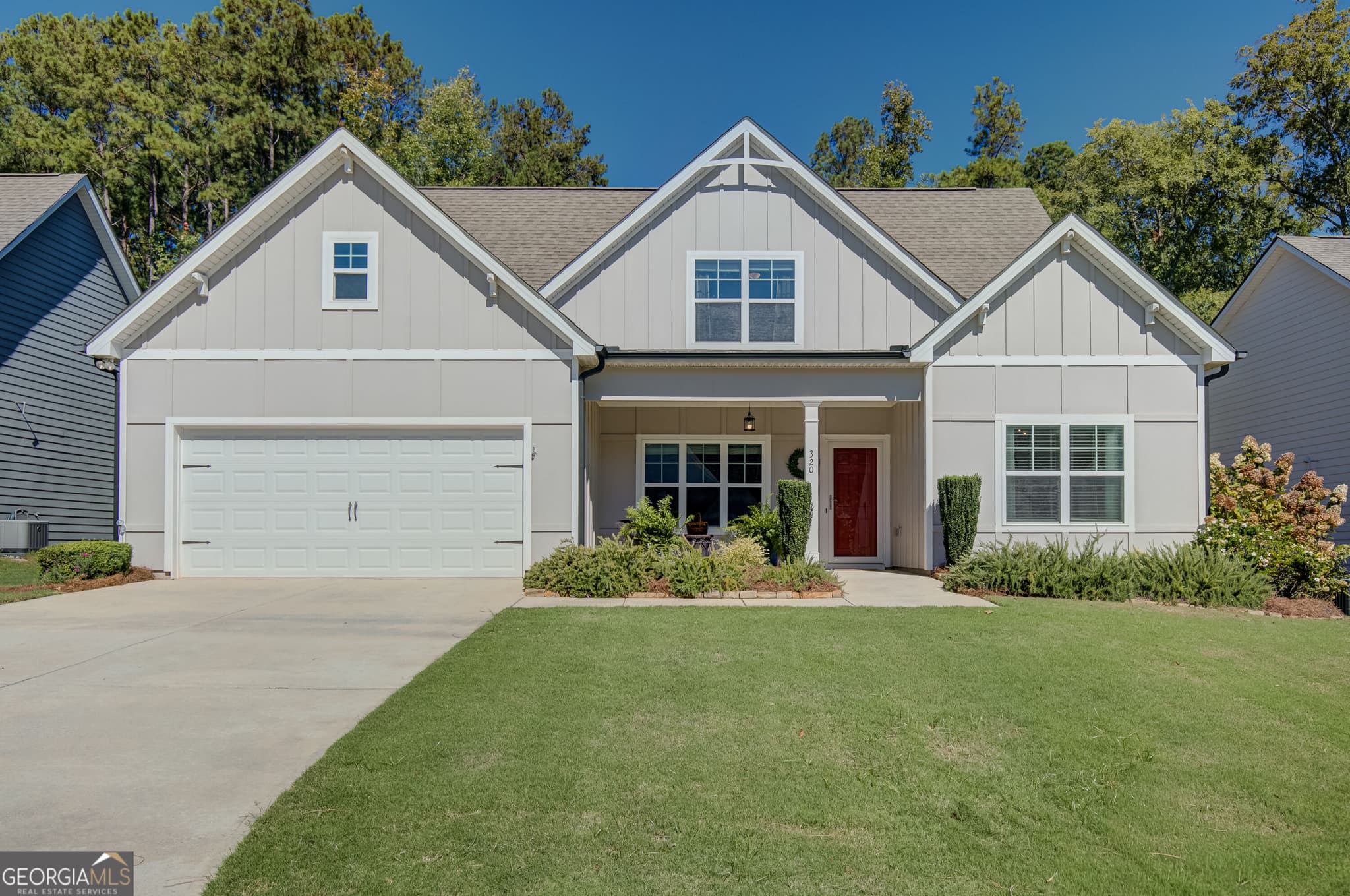 4 bedroom, 3 bathroom, 2,666 sq ft single family residence for sale at 320 South Ridge, Senoia, GA 30276