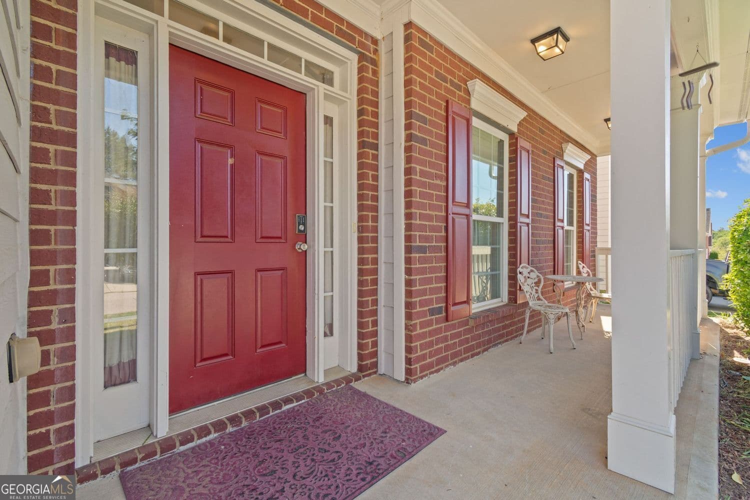 7 bedroom, 4 bathroom, 3,955 sq ft single family residence for sale at 4049 Amberleigh Trace, Gainesville, GA 30507 — photo 2