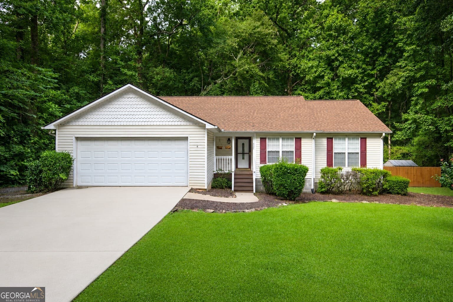 3 bedroom, 2.5 bathroom, 1,509 sq ft single family residence for sale at 320 River Chase Drive, Athens, GA 30605