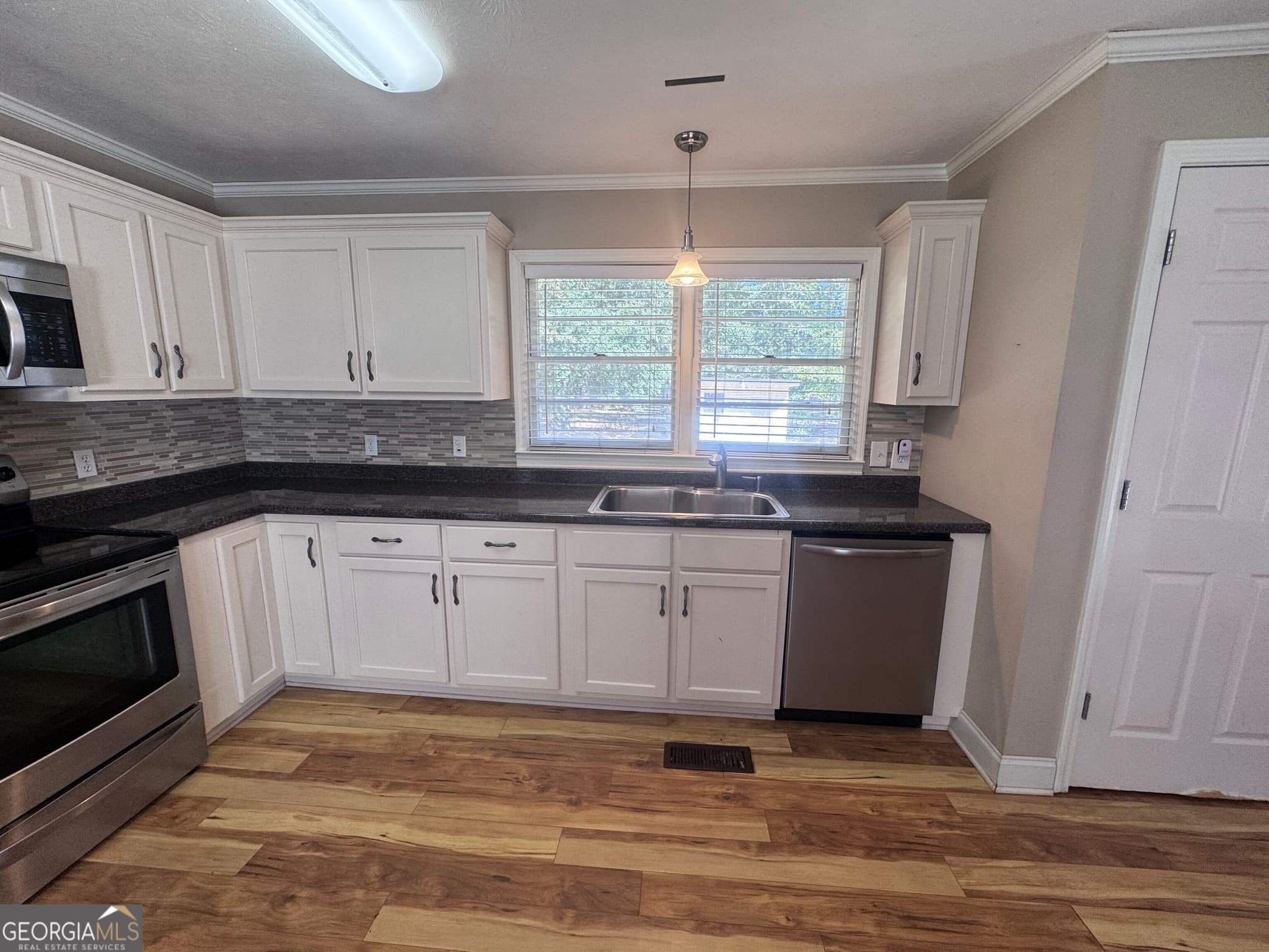 3 bedroom, 1.5 bathroom, 1,522 sq ft single family residence for rent at 403 Brookhaven Drive, Dublin, GA 31021 for $1,800 a month — photo 7