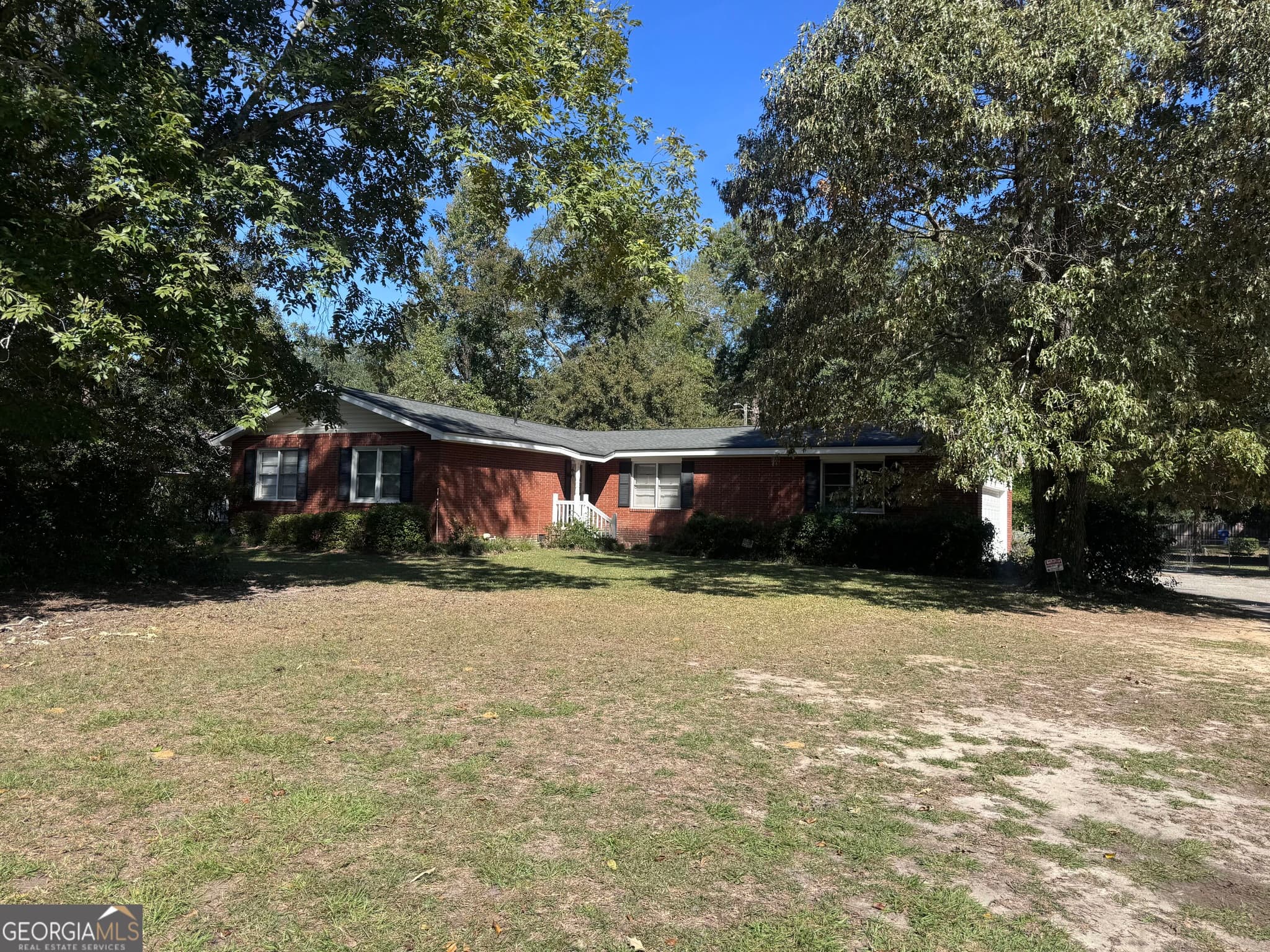 3 bedroom, 1.5 bathroom, 1,522 sq ft single family residence for rent at 403 Brookhaven Drive, Dublin, GA 31021 for $1,800 a month — photo 1 of 19