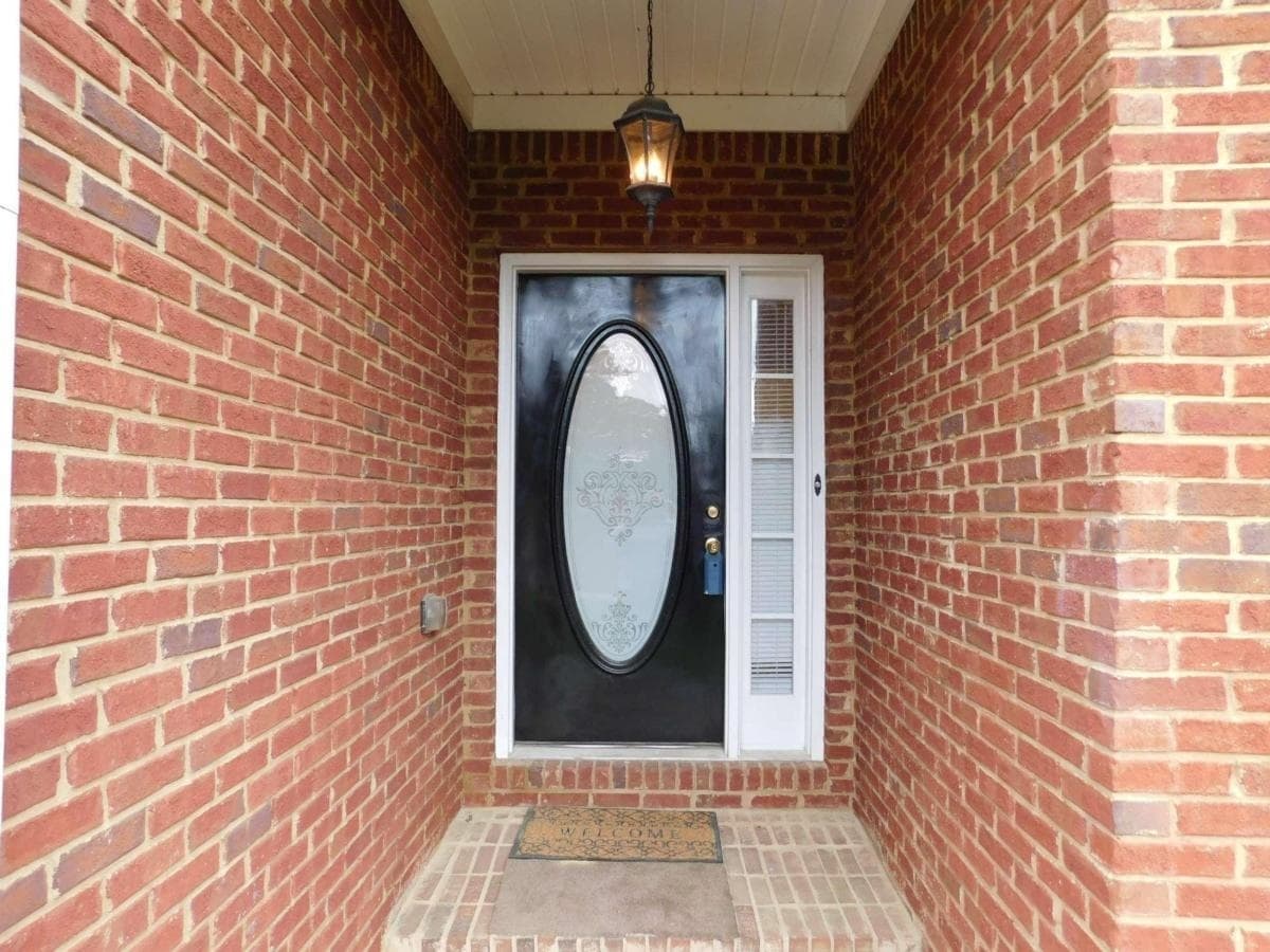 5 bedroom, 3 bathroom, 2,422 sq ft single family residence for rent at 2335 Jennas Way, Conyers, GA 30013 for $2,000 a month — photo 2