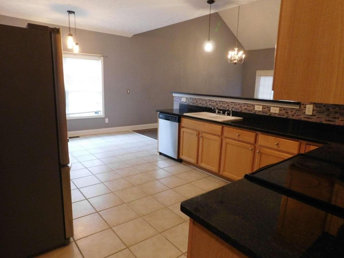 5 bedroom, 3 bathroom, 2,422 sq ft single family residence for rent at 2335 Jennas Way, Conyers, GA 30013 for $2,000 a month — photo 9