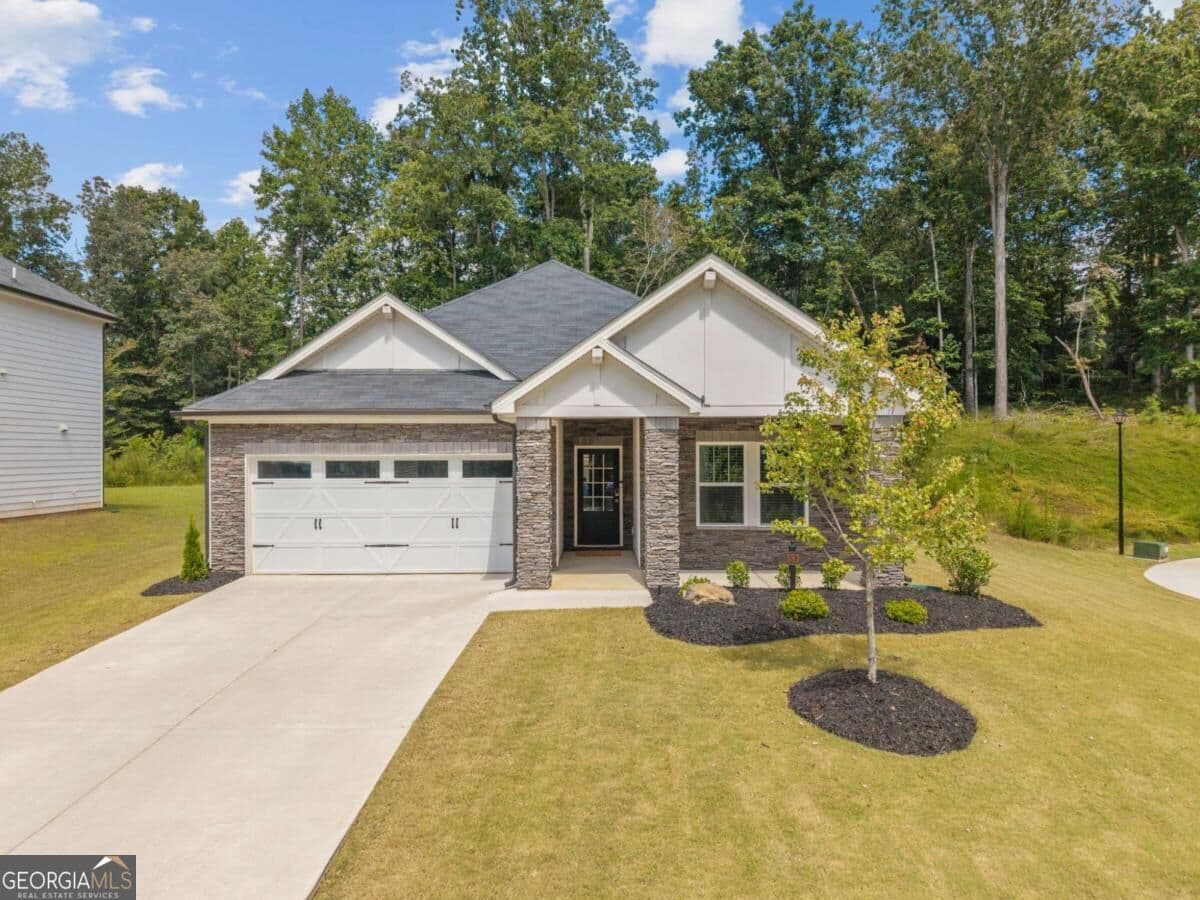 4 bedroom, 3 bathroom, 2,000 sq ft single family residence for sale at 181 Long Leaf Street, Dawsonville, GA 30534 — photo 1 of 25