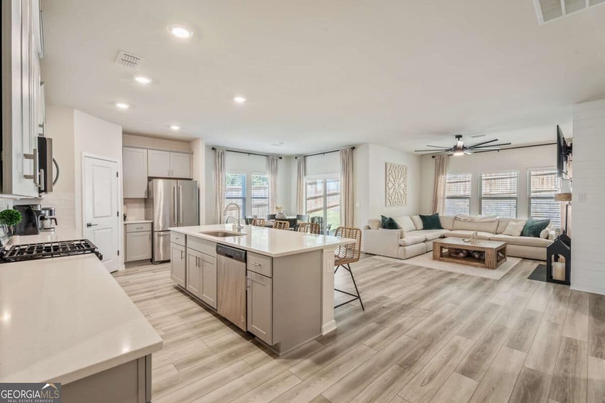4 bedroom, 3 bathroom, 2,000 sq ft single family residence for sale at 181 Long Leaf Street, Dawsonville, GA 30534 — photo 9