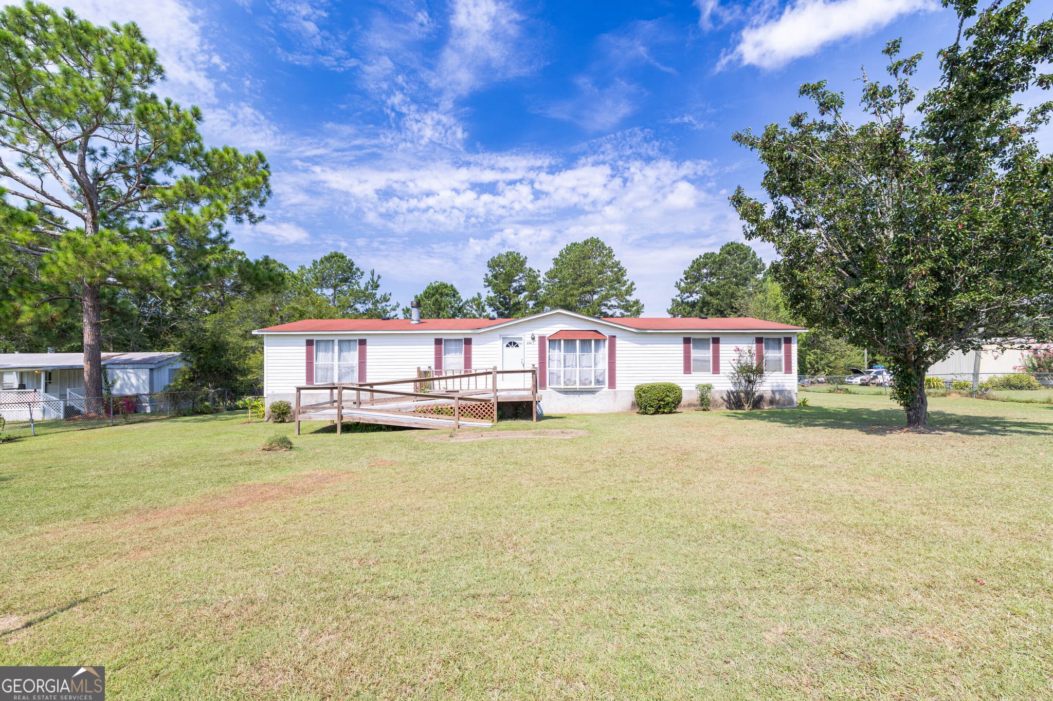 3 bedroom, 2 bathroom, 1,848 sq ft single family residence for sale at 294 Pebble Hill Circle, Sylvester, GA 31791