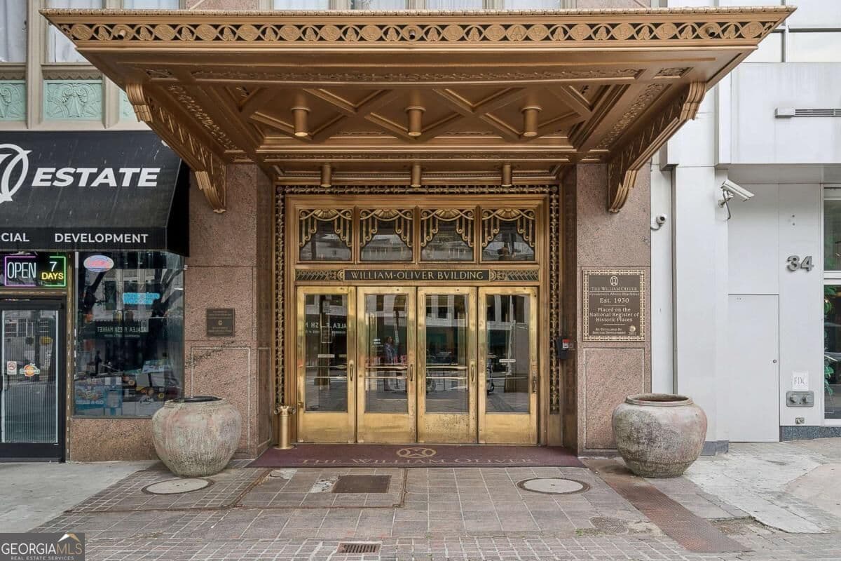 1 bedroom, 1 bathroom condominium for sale at 32 Peachtree Street 1602, Atlanta, GA 30303 — photo 1 of 23