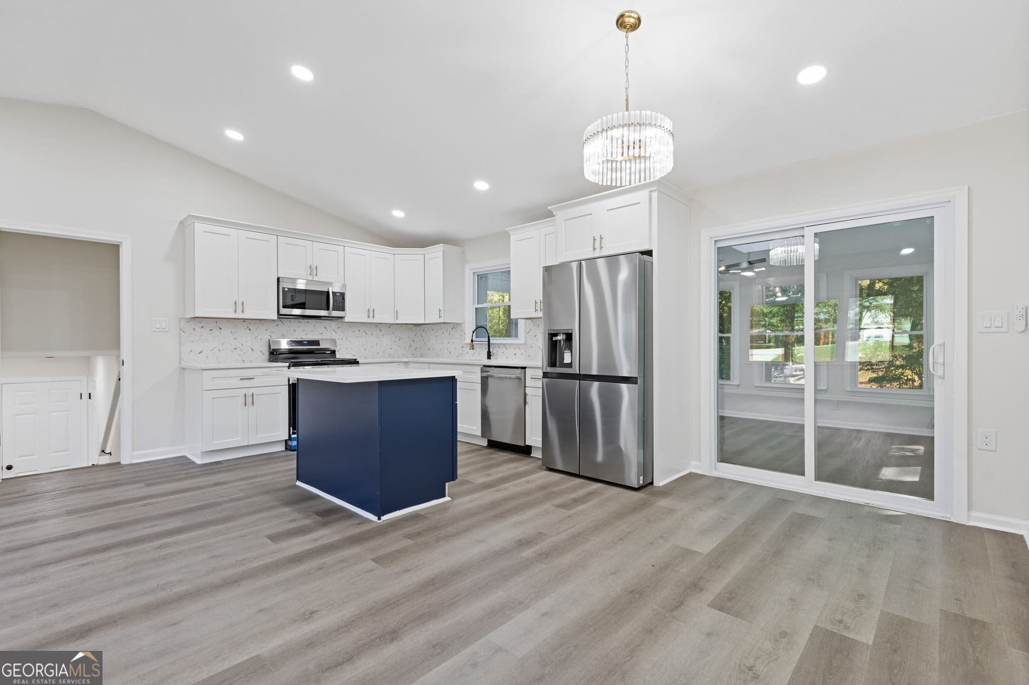3 bedroom, 2 bathroom, 1,320 sq ft single family residence for sale at 5 Hidden Valley Drive, Lawrenceville, GA 30044 — photo 6