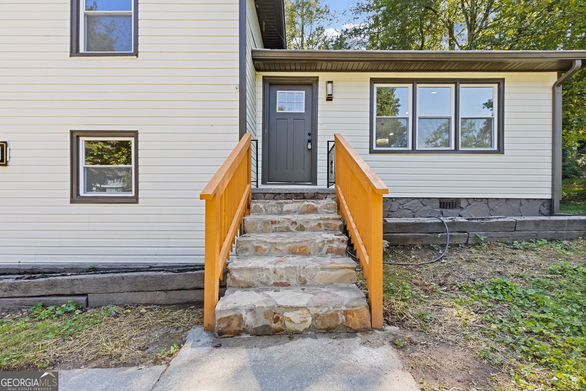 3 bedroom, 2 bathroom, 1,320 sq ft single family residence for sale at 5 Hidden Valley Drive, Lawrenceville, GA 30044 — photo 3