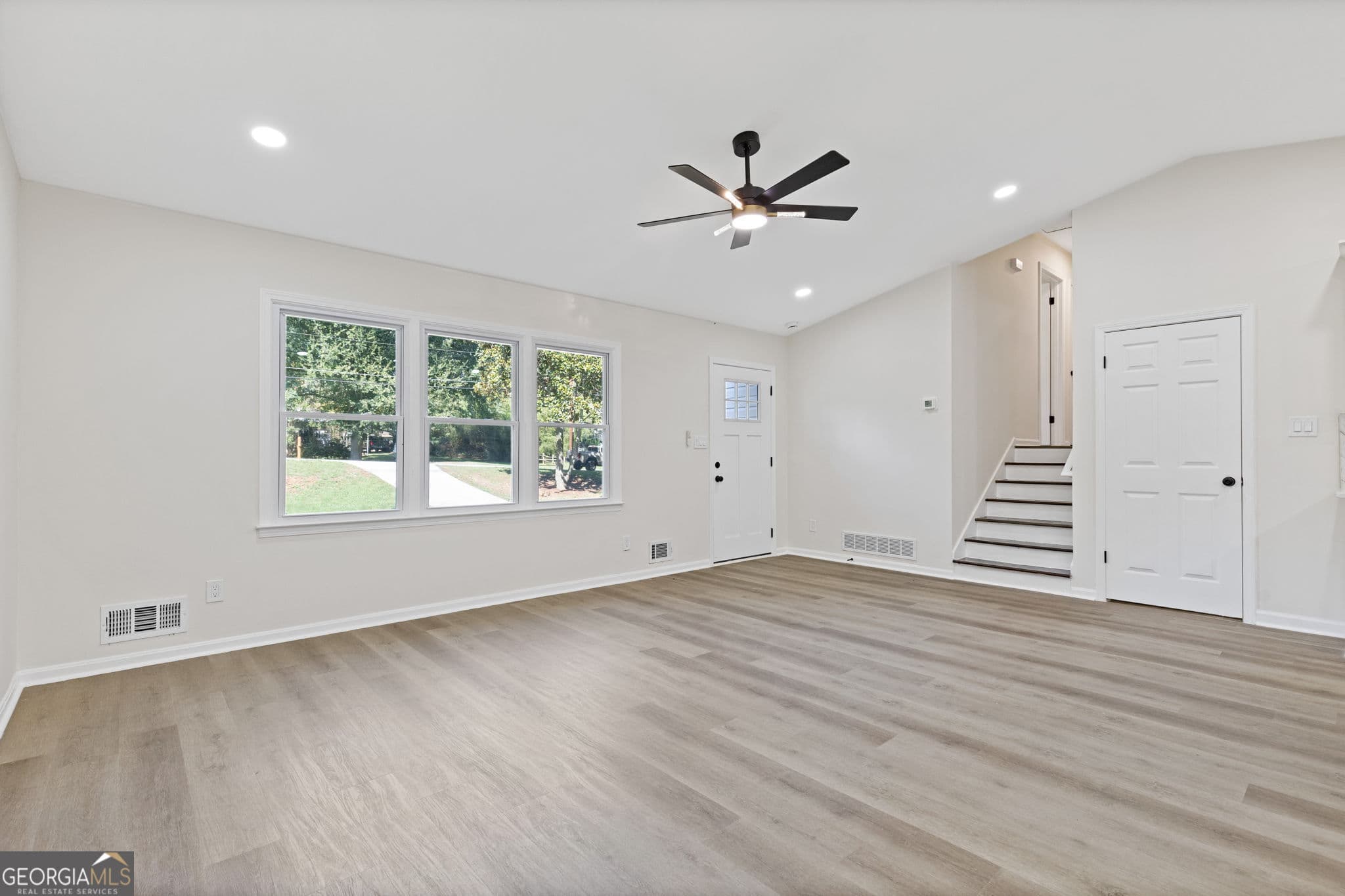 3 bedroom, 2 bathroom, 1,320 sq ft single family residence for sale at 5 Hidden Valley Drive, Lawrenceville, GA 30044 — photo 5