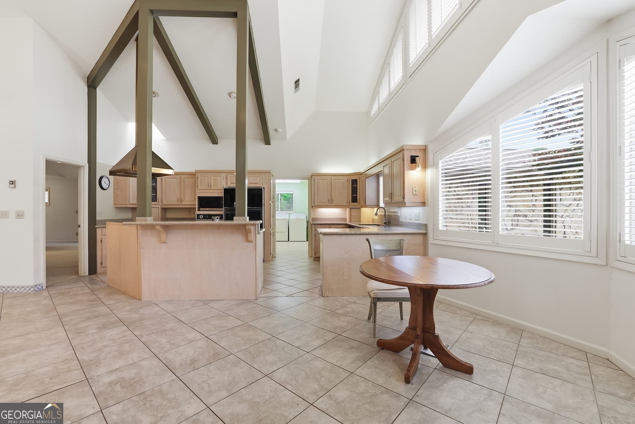 3 bedroom, 3 bathroom, 3,508 sq ft single family residence for sale at 31 Addington Court, Toccoa, GA 30577 — photo 7
