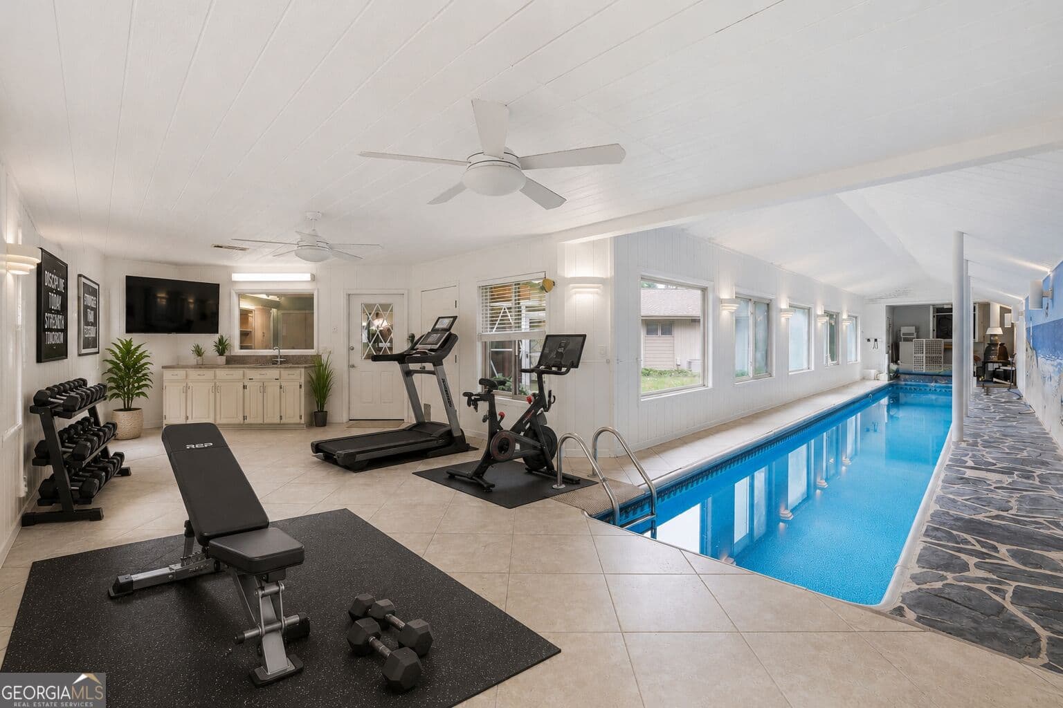 3 bedroom, 3 bathroom, 3,508 sq ft single family residence for sale at 31 Addington Court, Toccoa, GA 30577 — photo 3