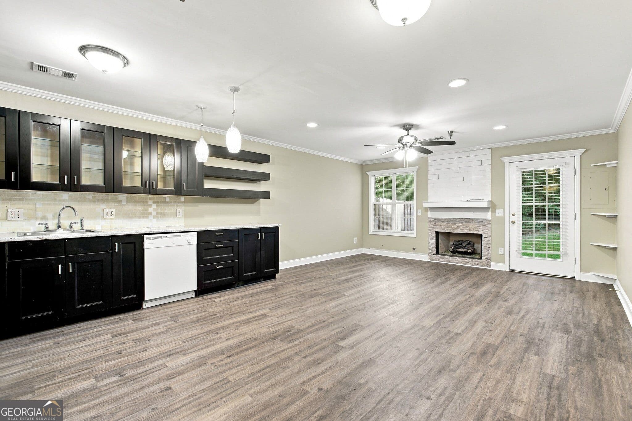 2 bedroom, 3 bathroom, 1,192 sq ft townhouse for sale at 311 Brookside Way, Canton, GA 30114 — photo 10