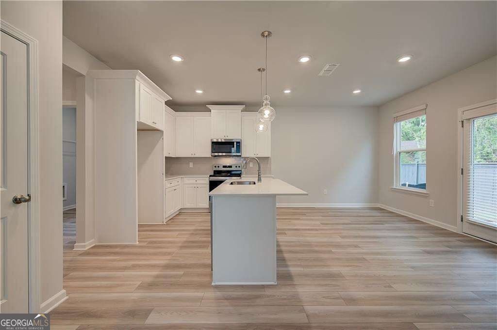 4 bedroom, 2.5 bathroom, 2,102 sq ft single family residence for sale at 330 Bedford Trace, Conyers, GA 30094 — photo 7