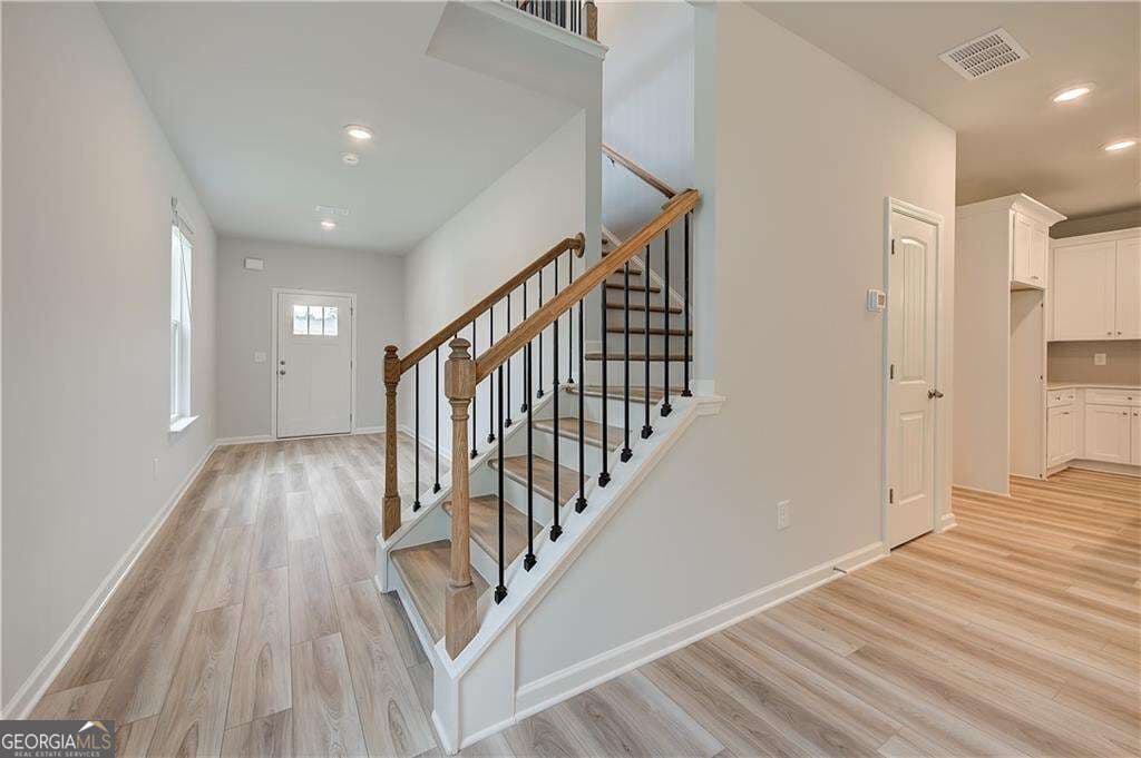 4 bedroom, 2.5 bathroom, 2,102 sq ft single family residence for sale at 330 Bedford Trace, Conyers, GA 30094 — photo 3