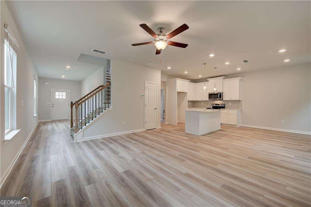 4 bedroom, 2.5 bathroom, 2,102 sq ft single family residence for sale at 330 Bedford Trace, Conyers, GA 30094 — photo 5