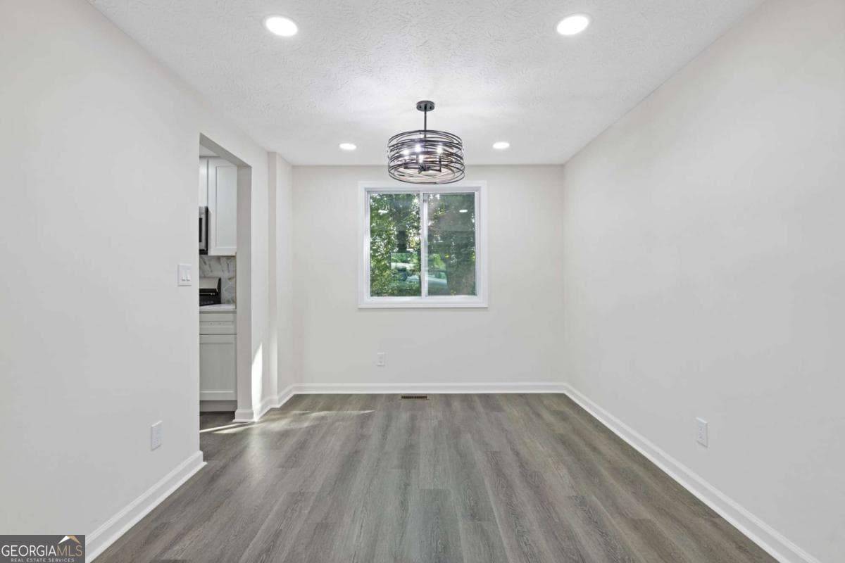 3 bedroom, 2.5 bathroom, 1,560 sq ft single family residence for sale at 5420 Robin Hill Court, Norcross, GA 30093 — photo 5