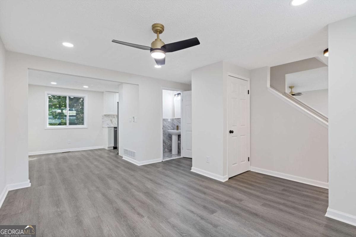 3 bedroom, 2.5 bathroom, 1,560 sq ft single family residence for sale at 5420 Robin Hill Court, Norcross, GA 30093 — photo 10