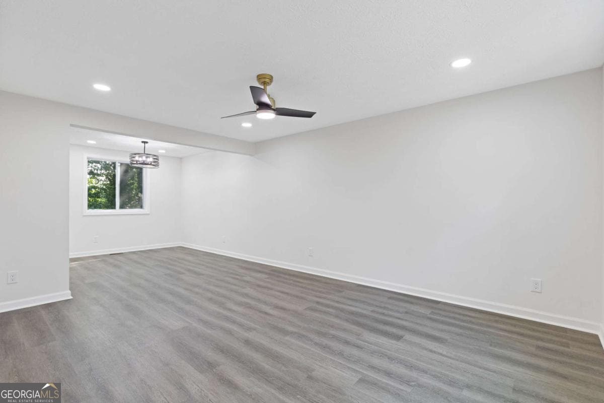 3 bedroom, 2.5 bathroom, 1,560 sq ft single family residence for sale at 5420 Robin Hill Court, Norcross, GA 30093 — photo 4