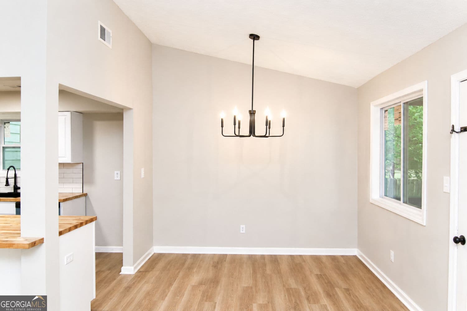 4 bedroom, 3 bathroom, 1,228 sq ft single family residence for sale at 418 Martin Drive, Jonesboro, GA 30238 — photo 2