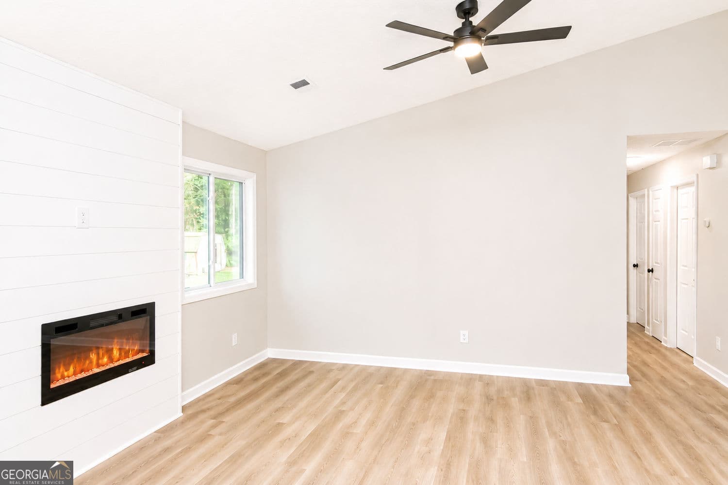 4 bedroom, 3 bathroom, 1,228 sq ft single family residence for sale at 418 Martin Drive, Jonesboro, GA 30238 — photo 9