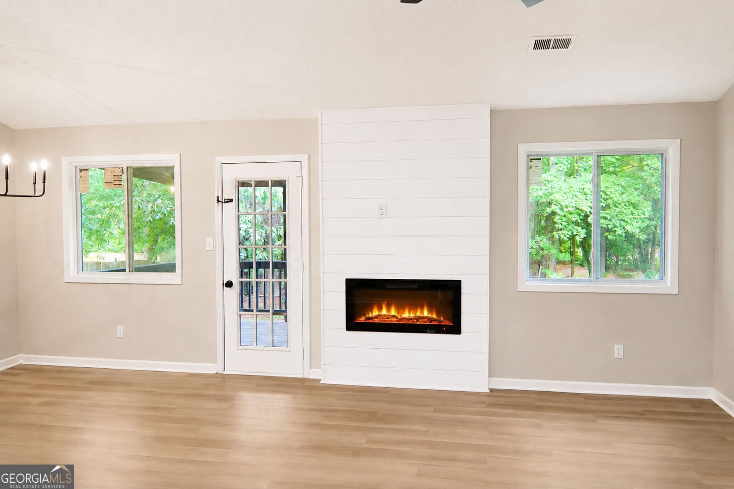 4 bedroom, 3 bathroom, 1,228 sq ft single family residence for sale at 418 Martin Drive, Jonesboro, GA 30238 — photo 10