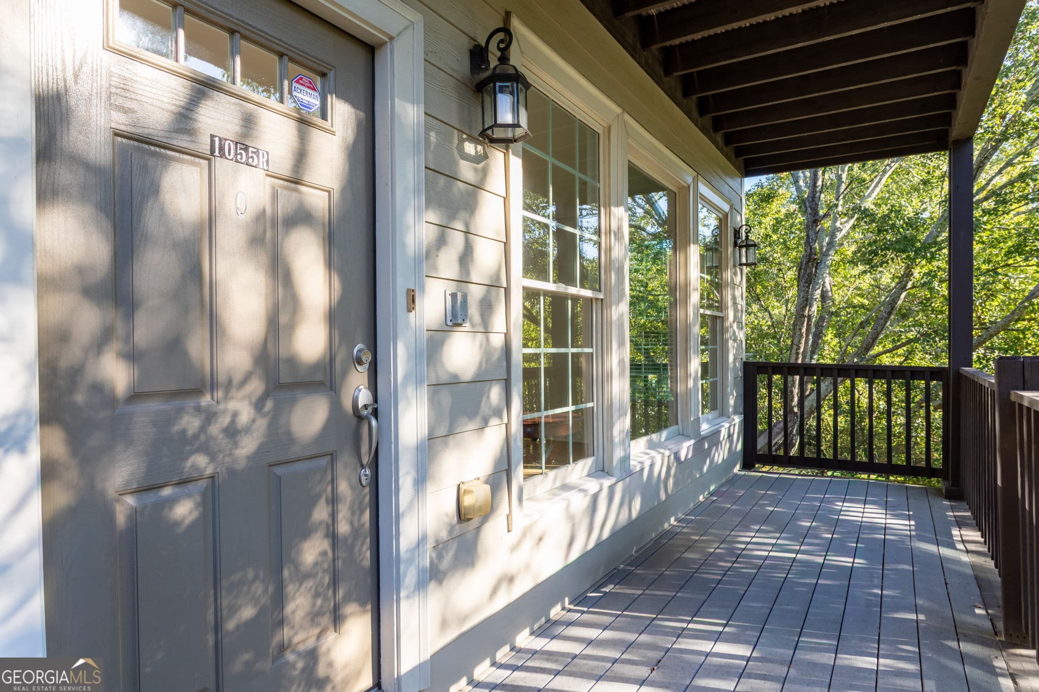 4 bedroom, 3.5 bathroom, 2,600 sq ft townhouse for sale at 1055 Davis Circle R, Atlanta, GA 30318