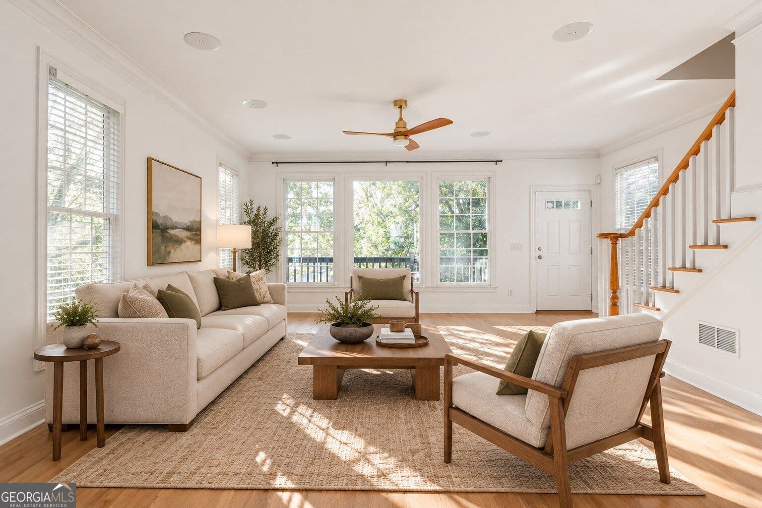 4 bedroom, 3.5 bathroom, 2,600 sq ft townhouse for sale at 1055 Davis Circle R, Atlanta, GA 30318 — photo 8