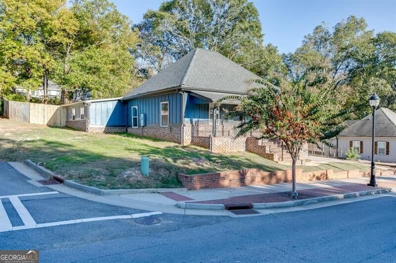 4 bedroom, 2 bathroom, 1,628 sq ft single family residence for rent at 4615 S Lee Street, Buford, GA 30518 for $2,495 a month — photo 3