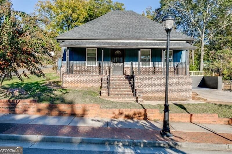 4 bedroom, 2 bathroom, 1,628 sq ft single family residence for rent at 4615 S Lee Street, Buford, GA 30518 for $2,495 a month — photo 1 of 51